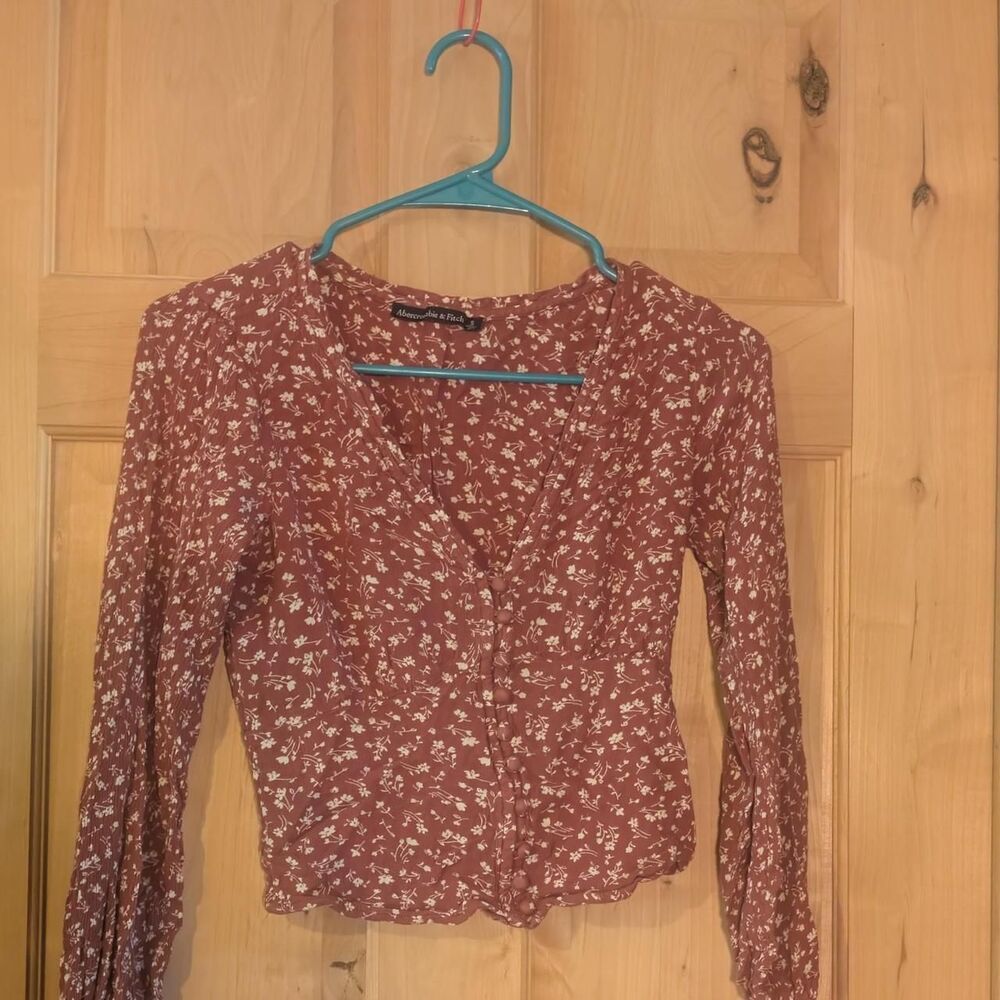 Abercrombie-fitch Women's Burgundy and Red Blouse